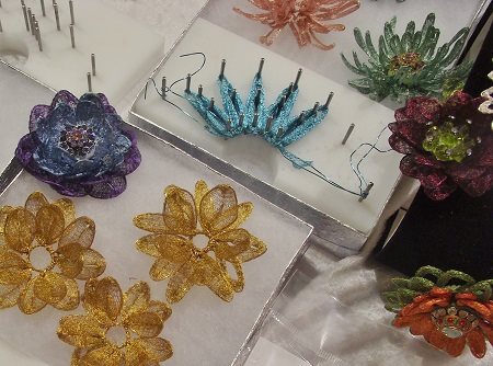 lace flower making