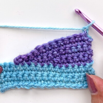 A 6-row wedge of crochet short rows