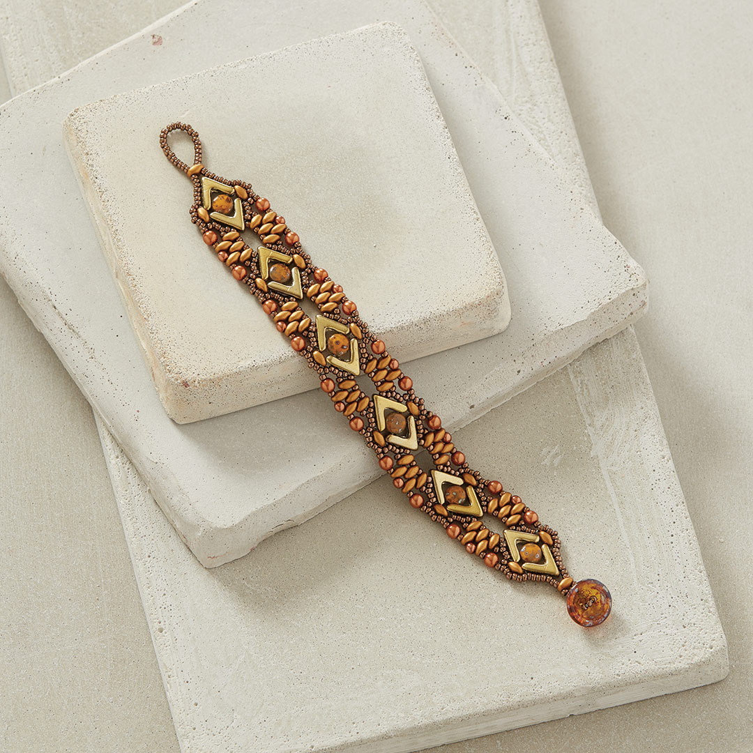 Lost in the Sahara Bracelet by Hortense Thompson easy beading